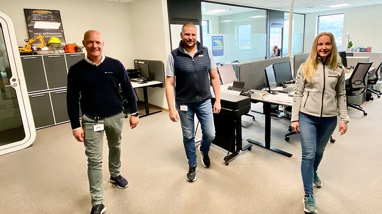 – Setter mindre fotavtrykk, sier Kolbjørn Stuvebakken. – Det stemmer, sier Stein-Inge Eriksen og Silje Knutsen i Kaare Mortensen Oslo/Akershus AS som har dokumentert miljøgevinst etter flytting til Kontorhuset i fjor høst.