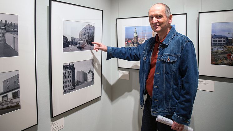 Ralf Schuhmann präsentiert seine neue Ausstellung "Leipzig im Umbruch" - Foto: Elli Flint 