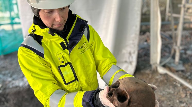 Hege Ingjerd Hollund ved Arkeologisk museum (UiS) er leder av det tverrfaglige forskningsprosjektet på Stavanger domkirke (Foto: Anniken Celine Berger).