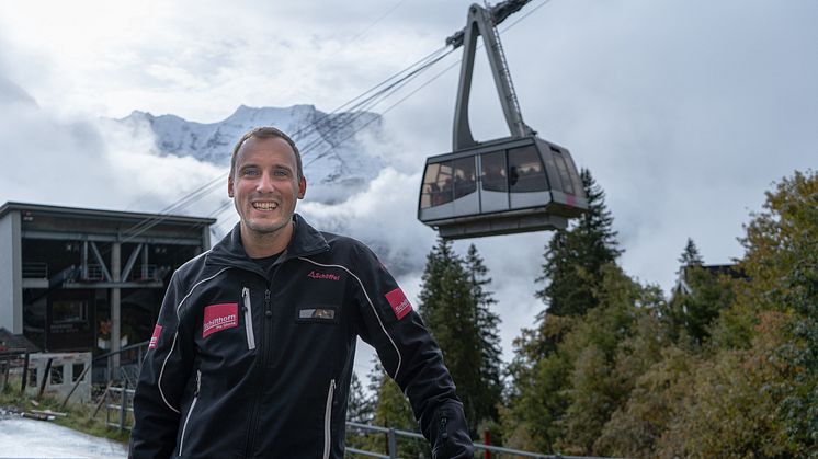 Der zukünftige Technische Leiter Ralph Darmstädter vor der Station Mürren