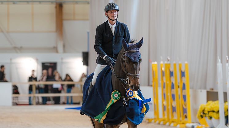 Vellinges Jörgen Larsson slog till med dubbla placeringar i torsdagens 1.35 hoppning