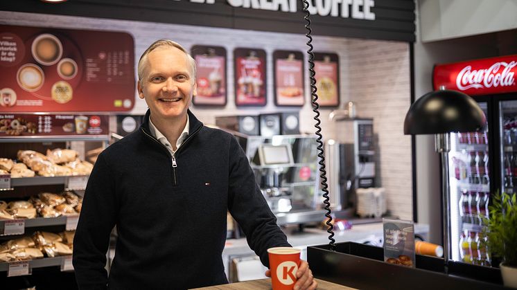 – Inget gör oss så lyckliga som när vi kan säkerställa att varje kaffeböna når koppen. Genom samarbetet med Circle K har vi hittat en lösning som ger en ny, spännande smakupplevelse, säger Martin Löfberg, Chief Purchasing Officer på Löfbergs.