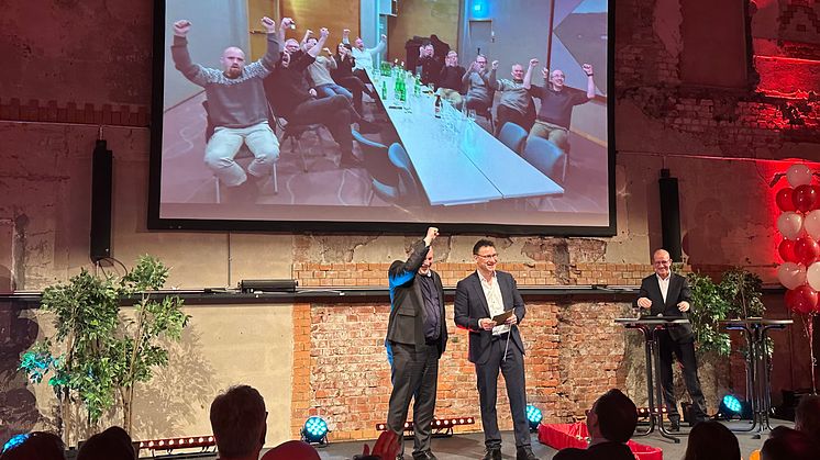 Jubelen sto i taket hos TOOLS Arendal da de fikk vite at de ble årets TOOLS-butikk i 2023