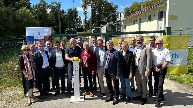 Das Projektteam des Erdkabel-Neubaus Tann bei der Inbetriebnahme