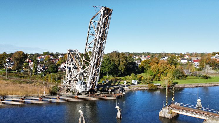 <span>Den nye brua over Trollhätte kanal i Vänersborg blir som den originale fra 1916 og er beskyttet med ZINGA da den åpnes for trafikk i januar neste år.</span>