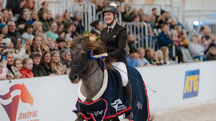 Johanna Asplund och Boði tog hem segern i Grand Final Femgång F1-5