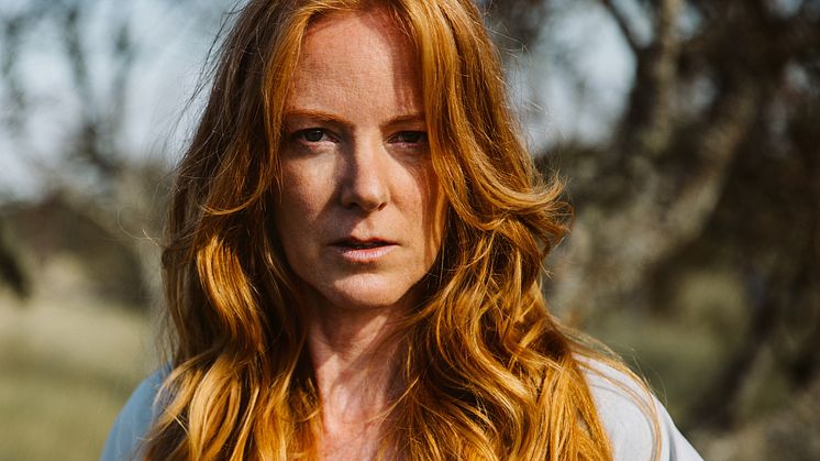 NY SINGEL. Therese Åkesson ”Let It In” – en känsloladdad resa från tvivel till självacceptans