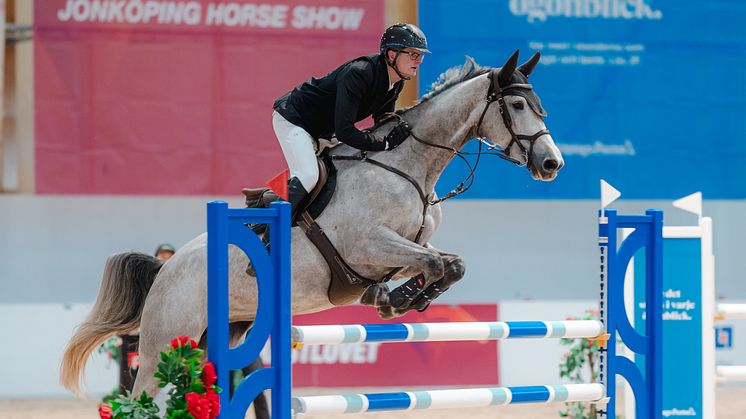 Strömsholms Joel Andersson har säkrat tre finalbiljetter till Agria Star of Tomorrow för 5-åriga hästar