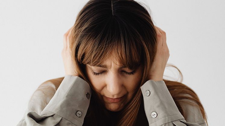 Opplever du tinnitus? Lyd som du hører i øret eller hodet som ikke kommer fra en lydkilde utenfra er definert som tinnitus.