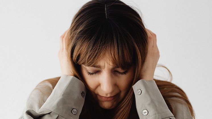 Opplever du tinnitus? Lyd som du hører i øret eller hodet som ikke kommer fra en lydkilde utenfra er definert som tinnitus.