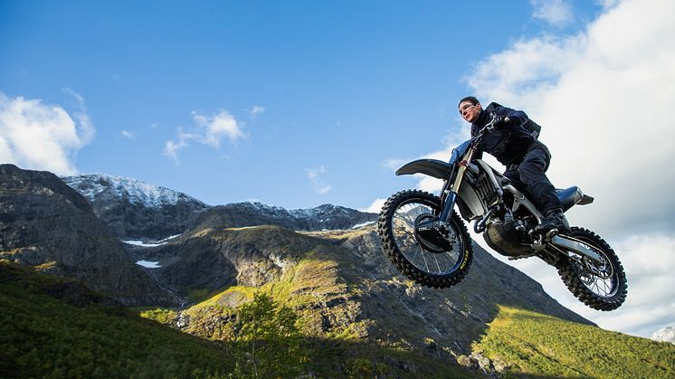 The MI7-stunt at Helsetkopen mountain in Fjord Norway is one of the biggest stunts in history of film. Now you can visit the dramatic scenery, and walk in the footsteps of Tom Cruise. Photo: © 2023 Paramount Pictures