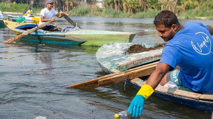 Collecting plastic waste from the Nile, one throwaway bottle at a time. (Credit: Empower)