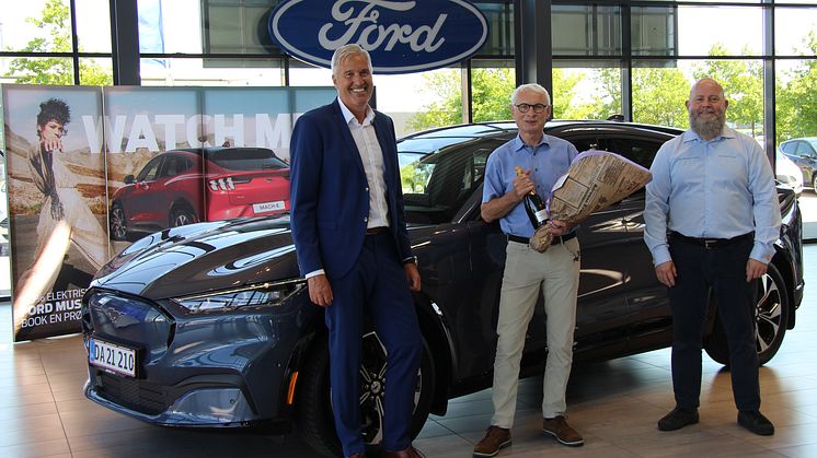 Den første Ford Mustang Mach-E er blevet udleveret fra Andersen Biler Hillerød. 