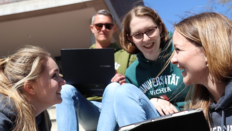 Studierende auf dem Campus der Universität Vechta