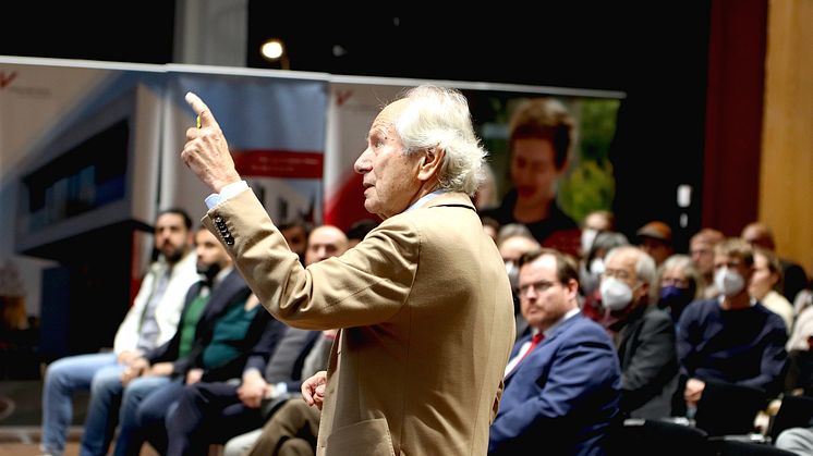 Der Gastredner bei der Eröffnungsfeier des Akademischen Jahres 2022: Prof. Dr. Dr. h.c. mult. August-Wilhelm Scheer