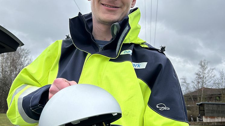 Montage KI-Sensor am Hochspannungsnetz