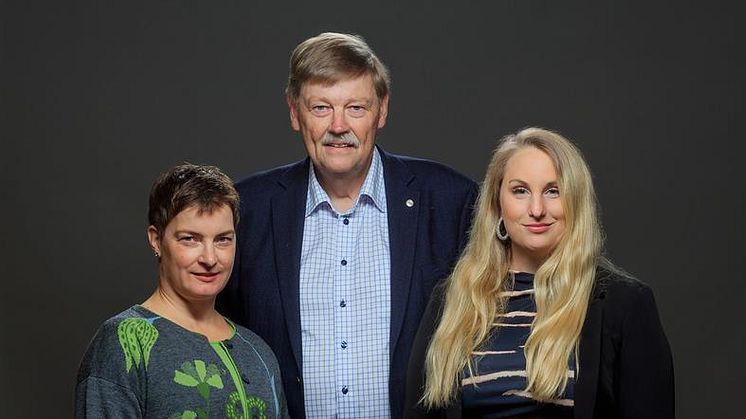 Majoritetsstyret i Hässleholms kommun med Lina Bengtsson (M), Christer Caesar (KD) och Hanna Nilsson (SD). 