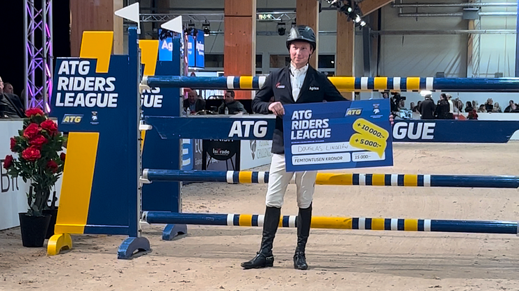 Åbys Douglas Lindelöw höll för pressen och tog hem ATG Riders League 1.35 Winning Round- Texten uppdateras 