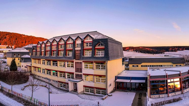 Landkreis-Gymnasium St. Annen, Außenstelle Eliteschule des Wintersports Oberwiesenthal, erhält Frischekur