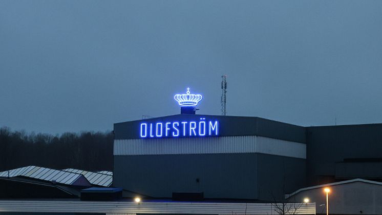 Skylt Kronan upplyst-2.jpg