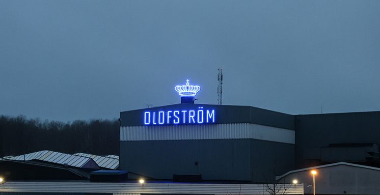 Skylt Kronan upplyst-2.jpg