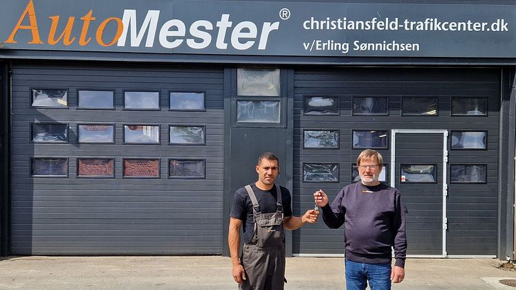 Den 1. august gik Erling Sønnichsen på pension og overdrog det lokale AutoMester-værksted i Christiansfeld til Mika Jose Conceicao