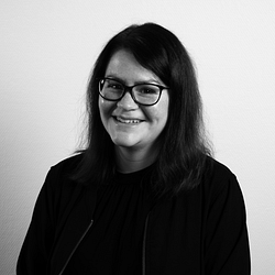 Madelene Håll