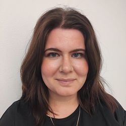 Josefin Hallström