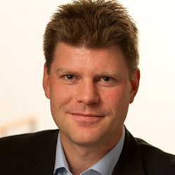 Peter Lindström