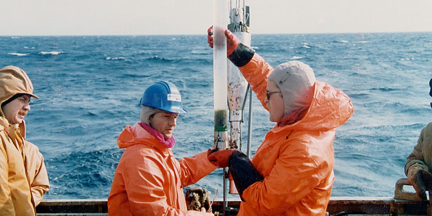 Sampling bottom sediments for analysis of contaminants (Photo: Gunn Karin Karlsen).