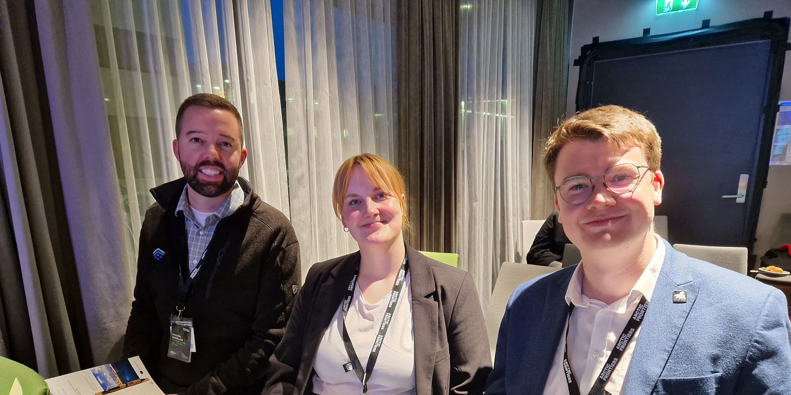 Oda Sofie Bye Wilhelmsen at Arctic Frontiers with new friends from the Emerging Leaders network. Left: Steven Gabelein (Alaska Chadux Network), Right: Conor Savage (Sainsbury's UK). (Photo: Trude Borch/Akvaplan-niva)