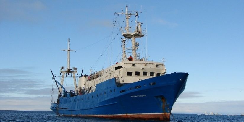 R/V Dalnie Zelentsy (Photo: MMB). 