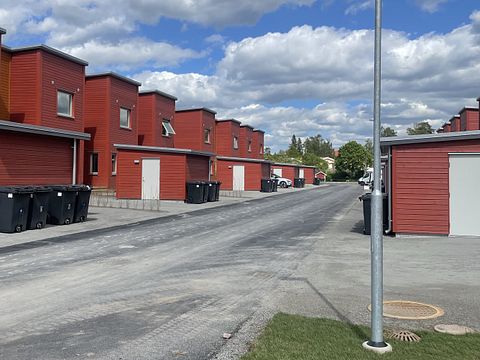 Glädje, grilldoft och nya, kloka grannar i Gunsta
