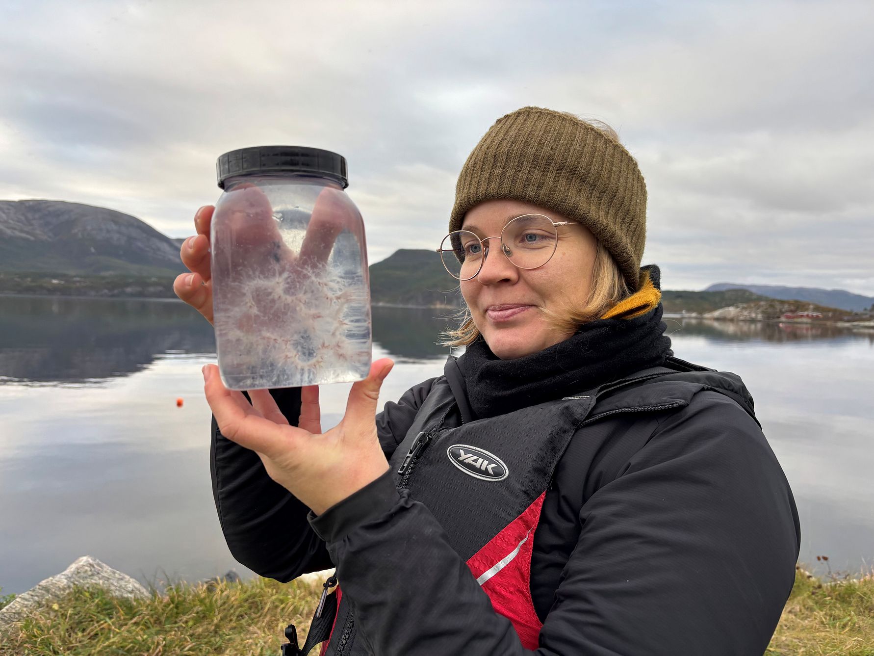 Sanna med glass Foto Ragnhild Pettersen.jpg