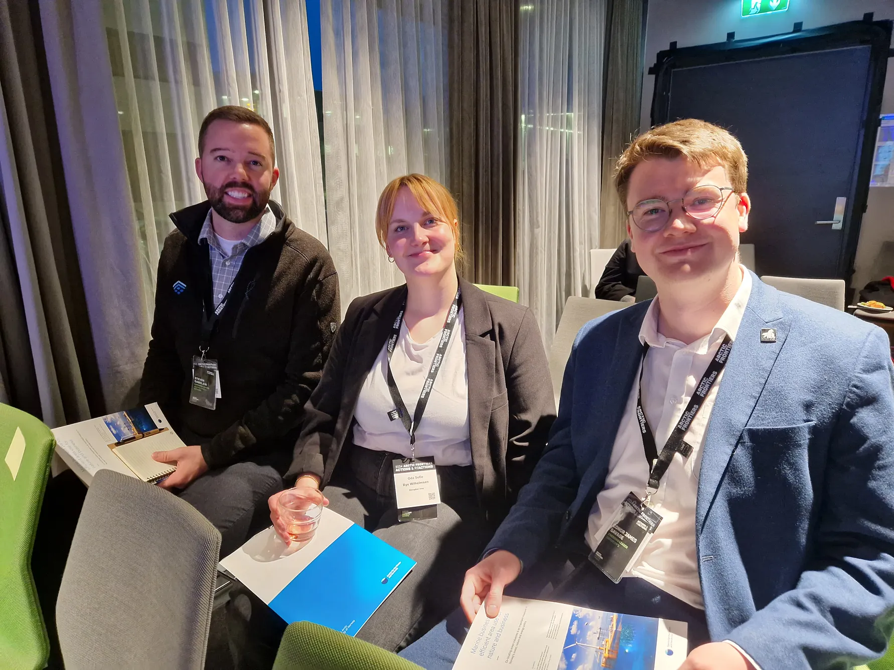 Oda Sofie Bye Wilhelmsen at Arctic Frontiers with new friends from the Emerging Leaders network. Left: Steven Gabelein (Alaska Chadux Network), Right: Conor Savage (Sainsbury's UK). (Photo: Trude Borch/Akvaplan-niva)