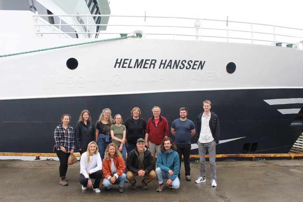 Gruppebilde_f_r_avreise_Frida_mangler_Fotograf_Njal.....jpg