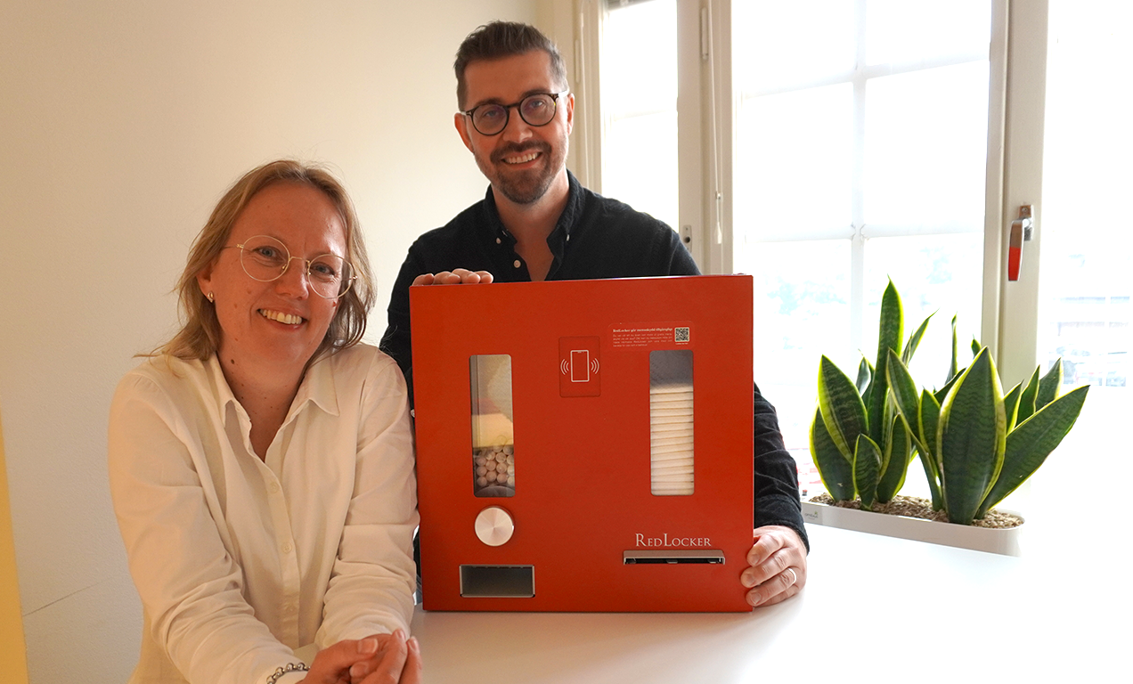Andreas Alexandersson och Angelica Lindblad är båda skyddsombud på Växjökontoret och är nöjda med att Elitfönster har valt att investera i RedLocker.