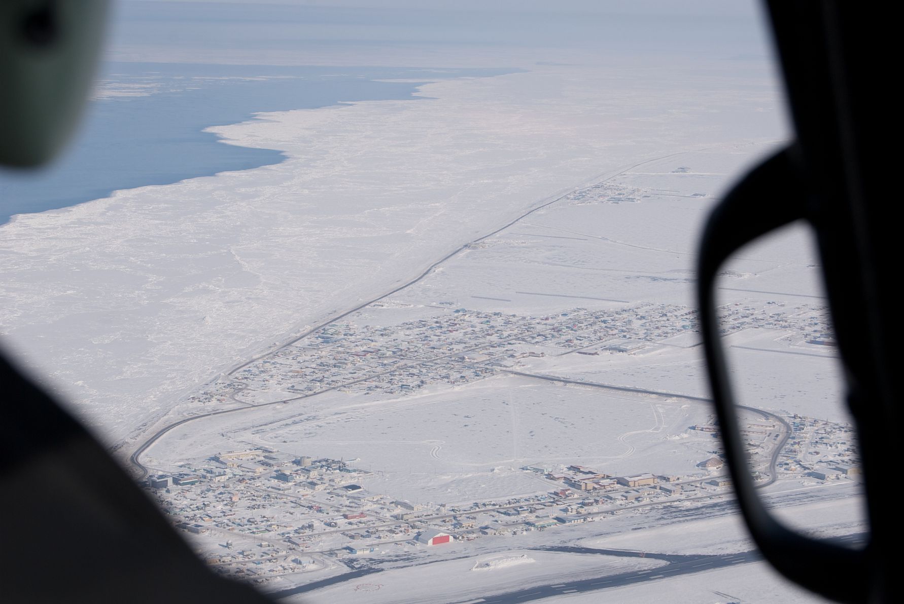 Sea ice connected to land Photo Dyre Dammann.jpg