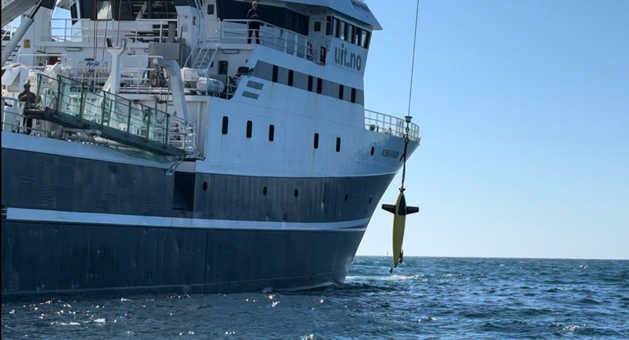 Seaglider M1 deployment.jpg