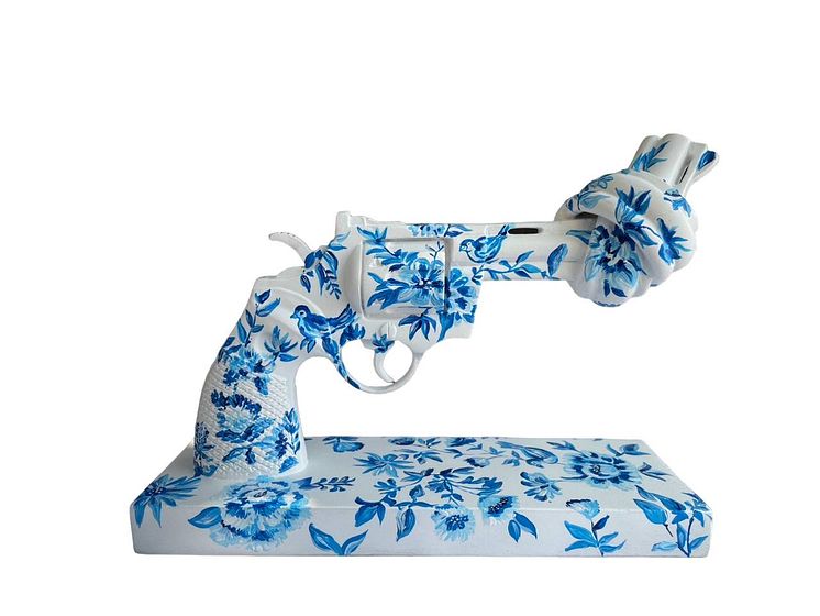 NON-VIOLENCE FRAGILITY OF PEACE BY SHAI DAHAN_SCULPTURE.jpg