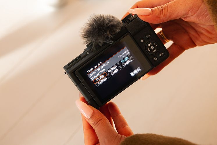 Canon PowerShot V1_Lifestyle_16_Video_Menu.jpg