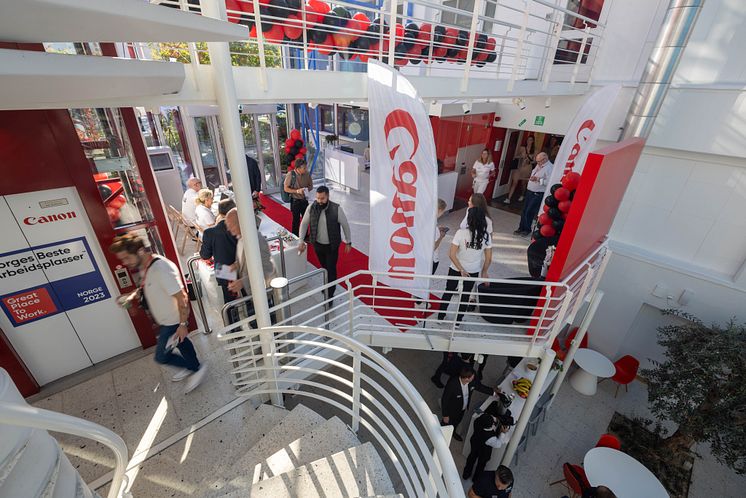 Canon Arena 24-132.jpg