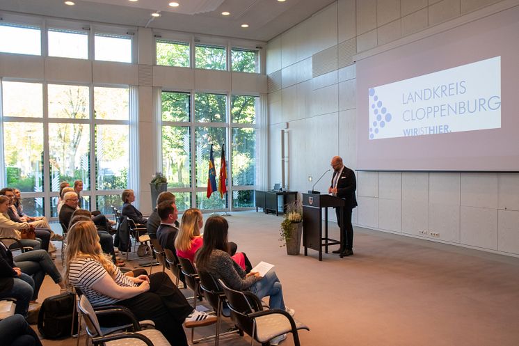 Sieben Studierende der Universität Vechta erhalten OM-Stipendium 2024 von den Landkreisen Cloppenburg und Vechta sowie der Stadt Vechta
