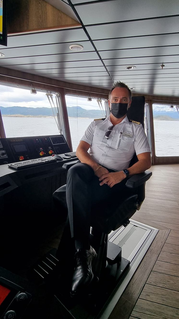 Catain Remi Eriksen MS Roald Amundsen.jpg
