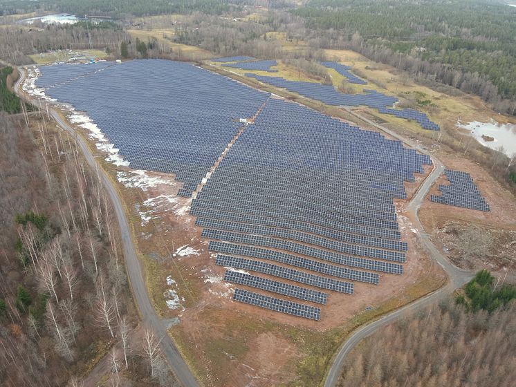 Solgrid-Mörghult-solpark-solkraftverk-väst.JPG