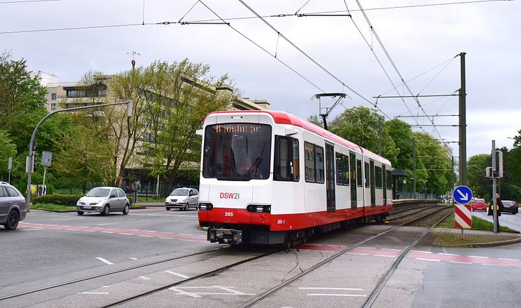 Neuer Stadtbahn-Wagen von DSW21.jpg