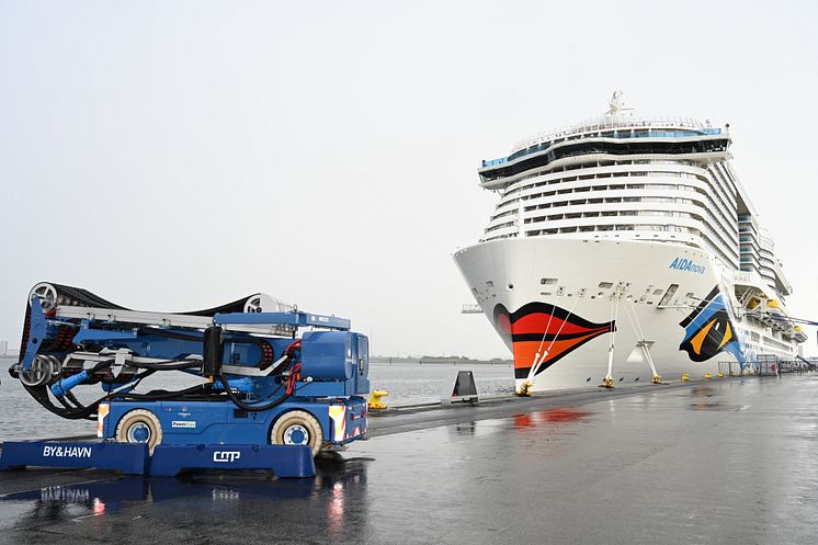 Copenhagen_shore_power_opening_AIDAnova1.JPG