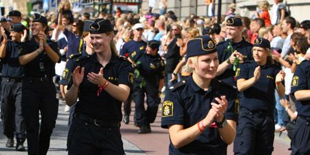 Brandbil i årets Prideparad