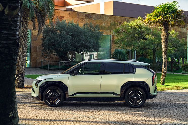 kia-ev3-gtline-aventurine-green-static-hires-003.jpg