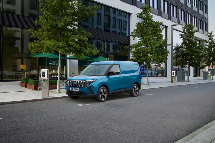 FORD 2024 E-Transit Courier (3).jpg
